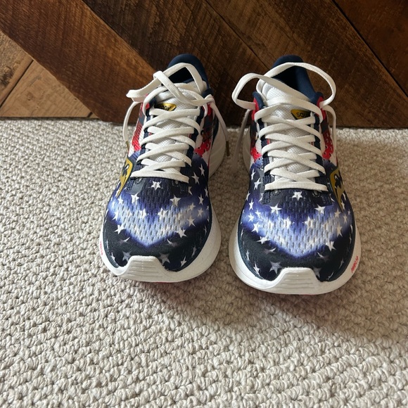 Saucony Ride 17 women’s Blue, Red, White sz. 7.5 excellent condition - Picture 2 of 5